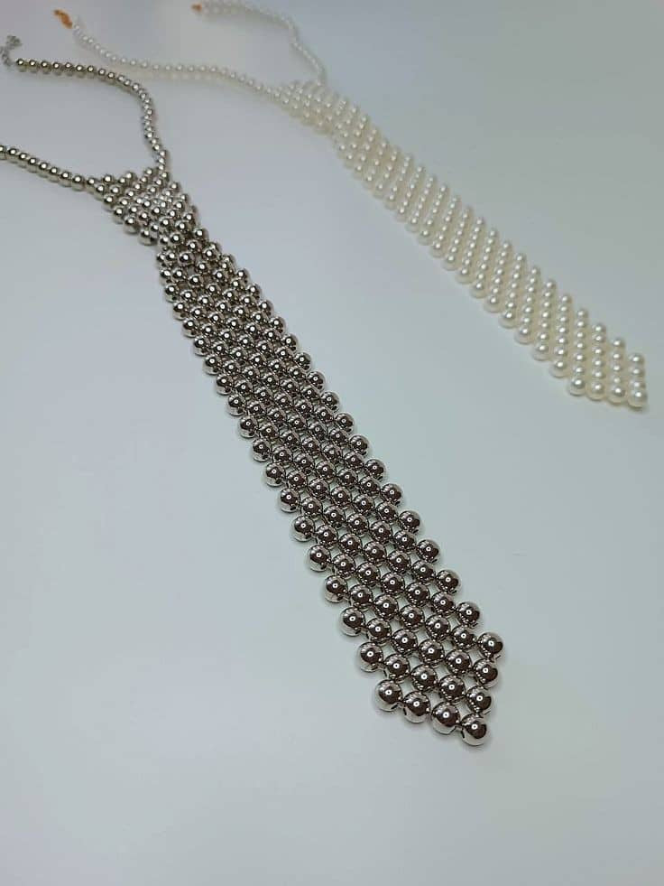 Cravate originale en perle