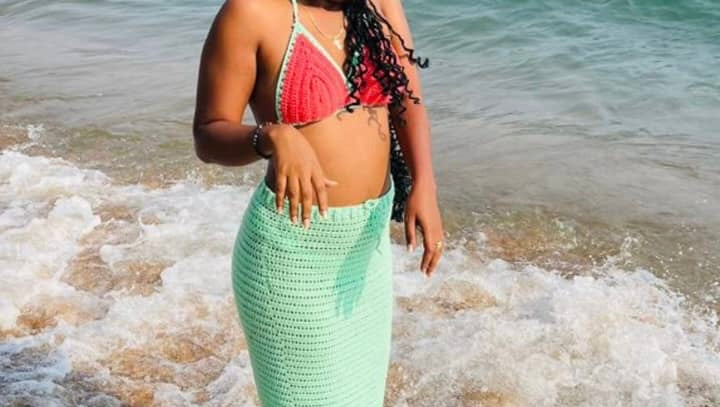 Ensemble brassière et jupe longue