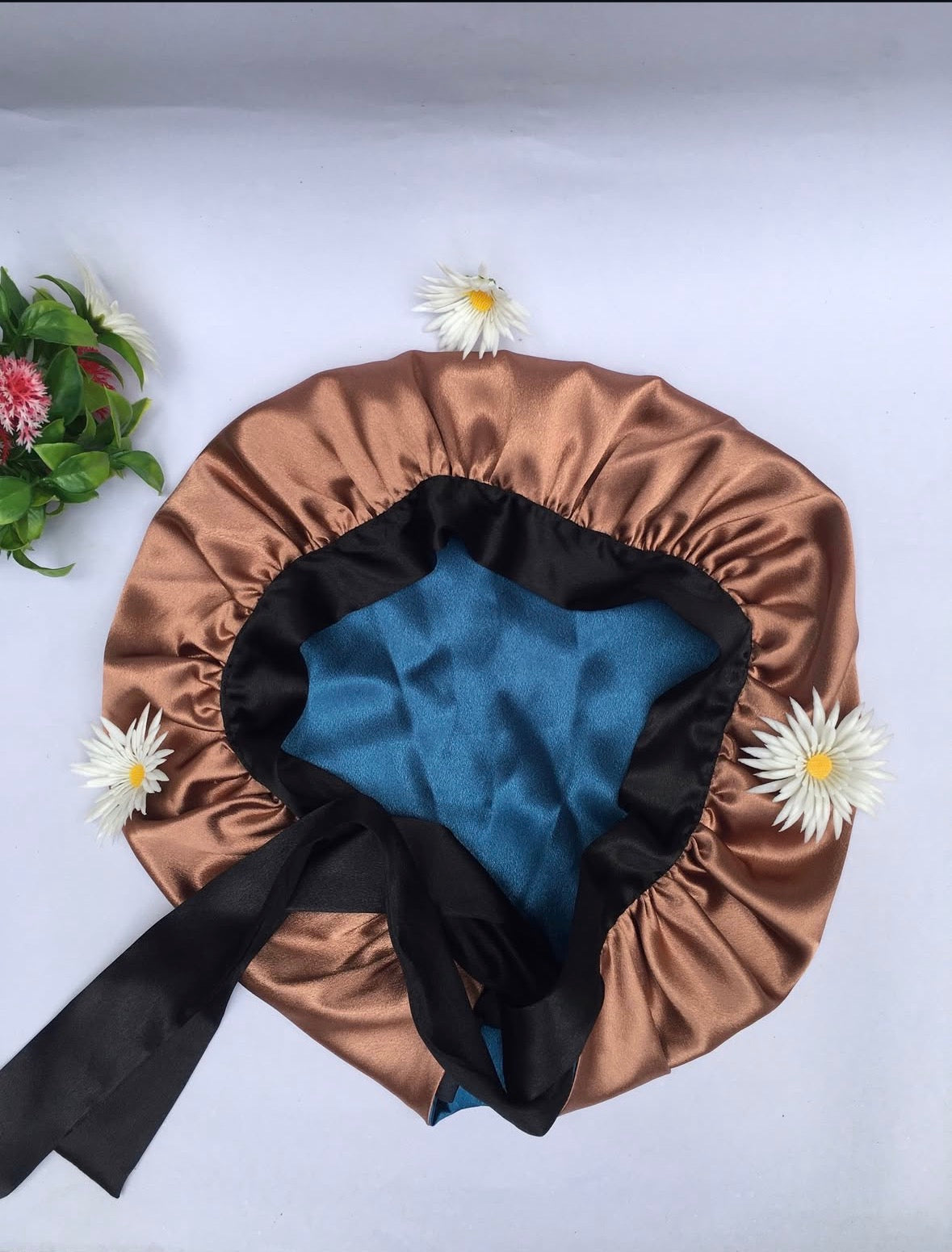 Satin bonnet - Softness &amp; protection for your hair