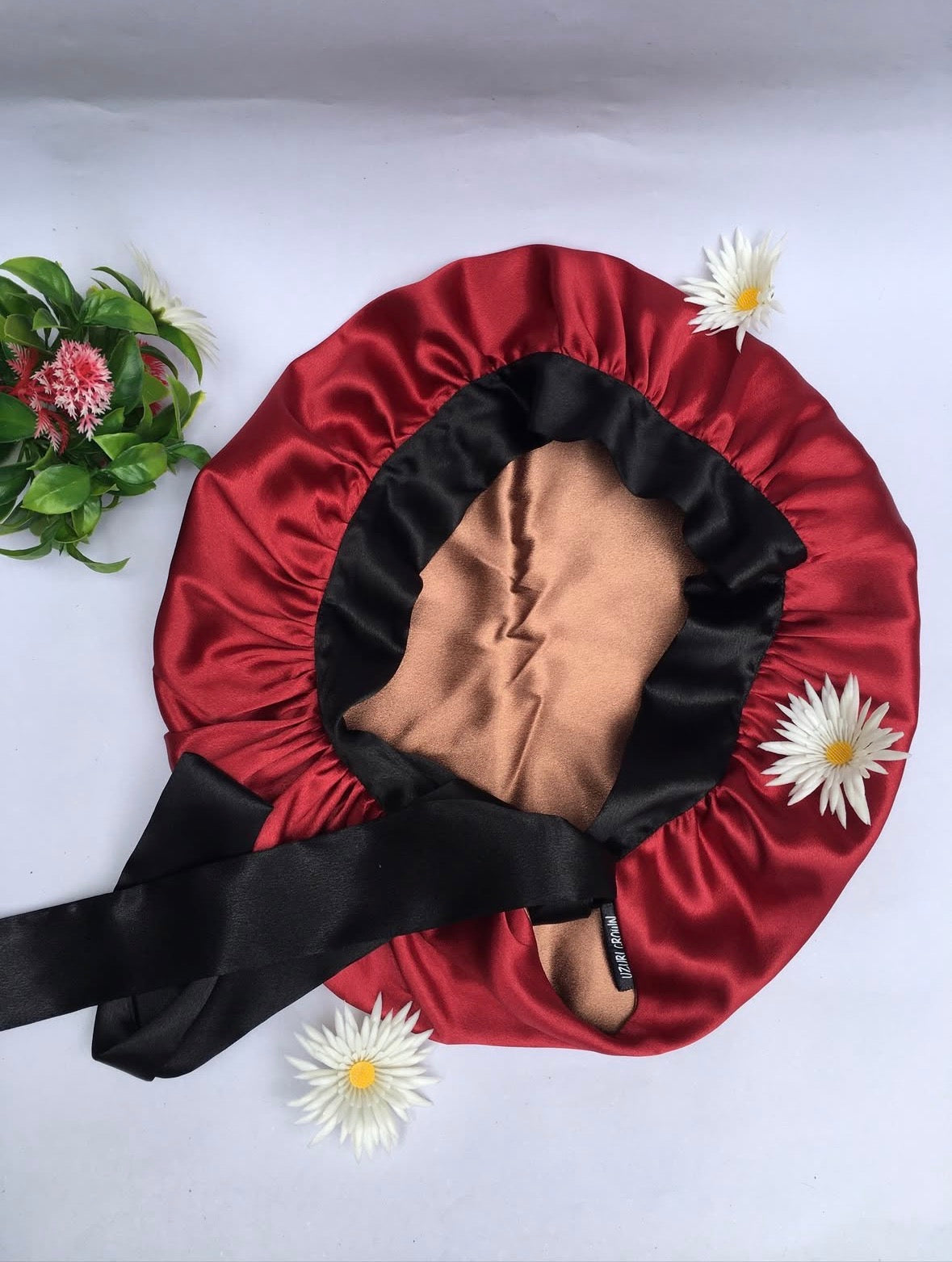 Satin bonnet - Softness &amp; protection for your hair