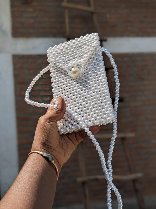 Pochette en perle avec cordon