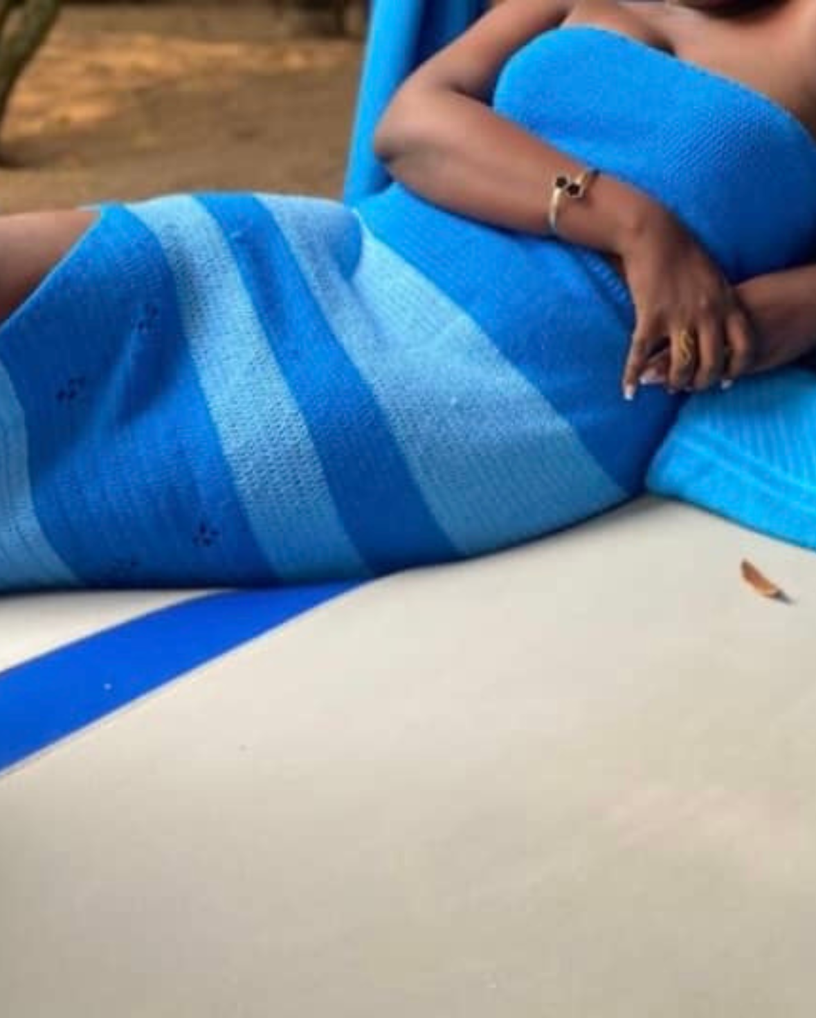 Ensemble brassière et jupe longue