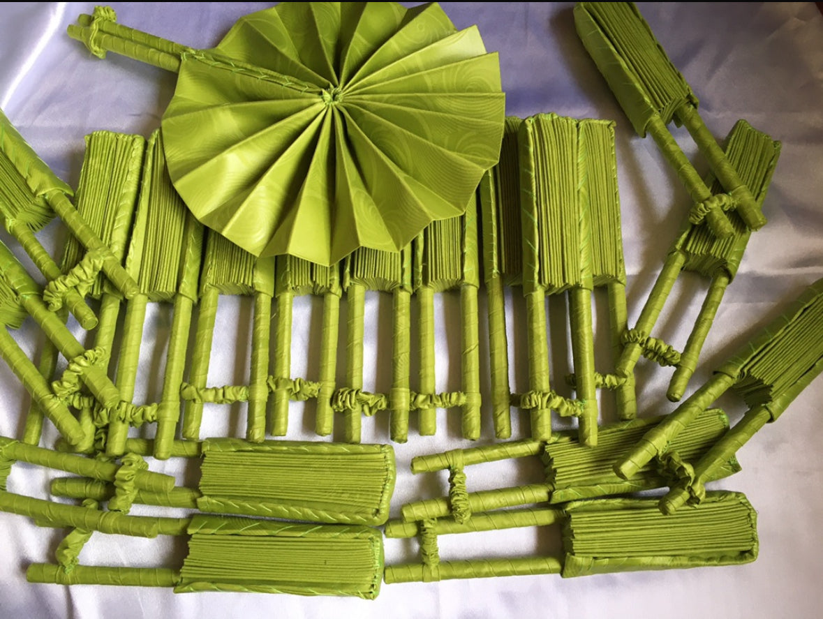 Éventail tissé à la main – Artisanat et élégance locale